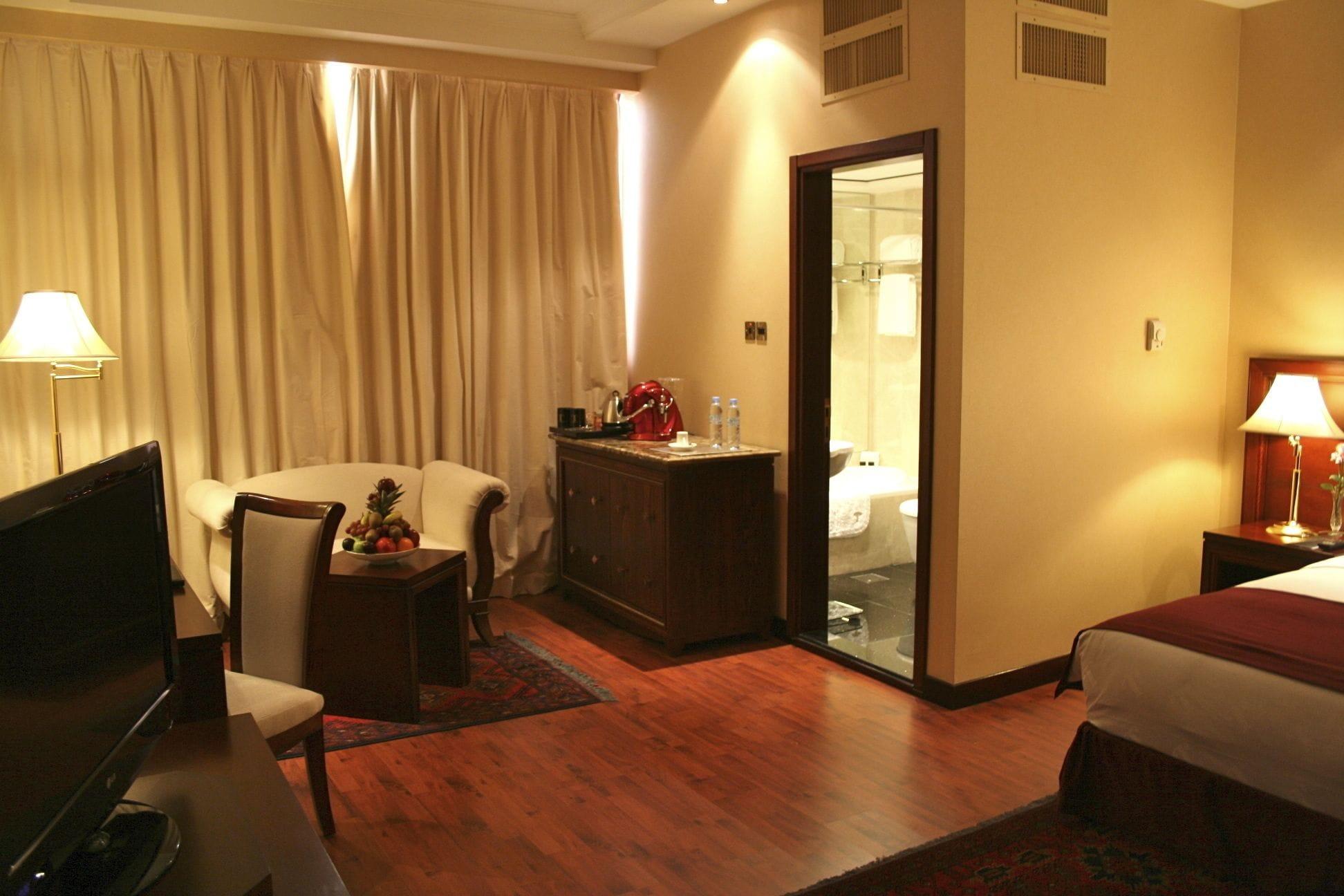 Trianon Royal Hotel *