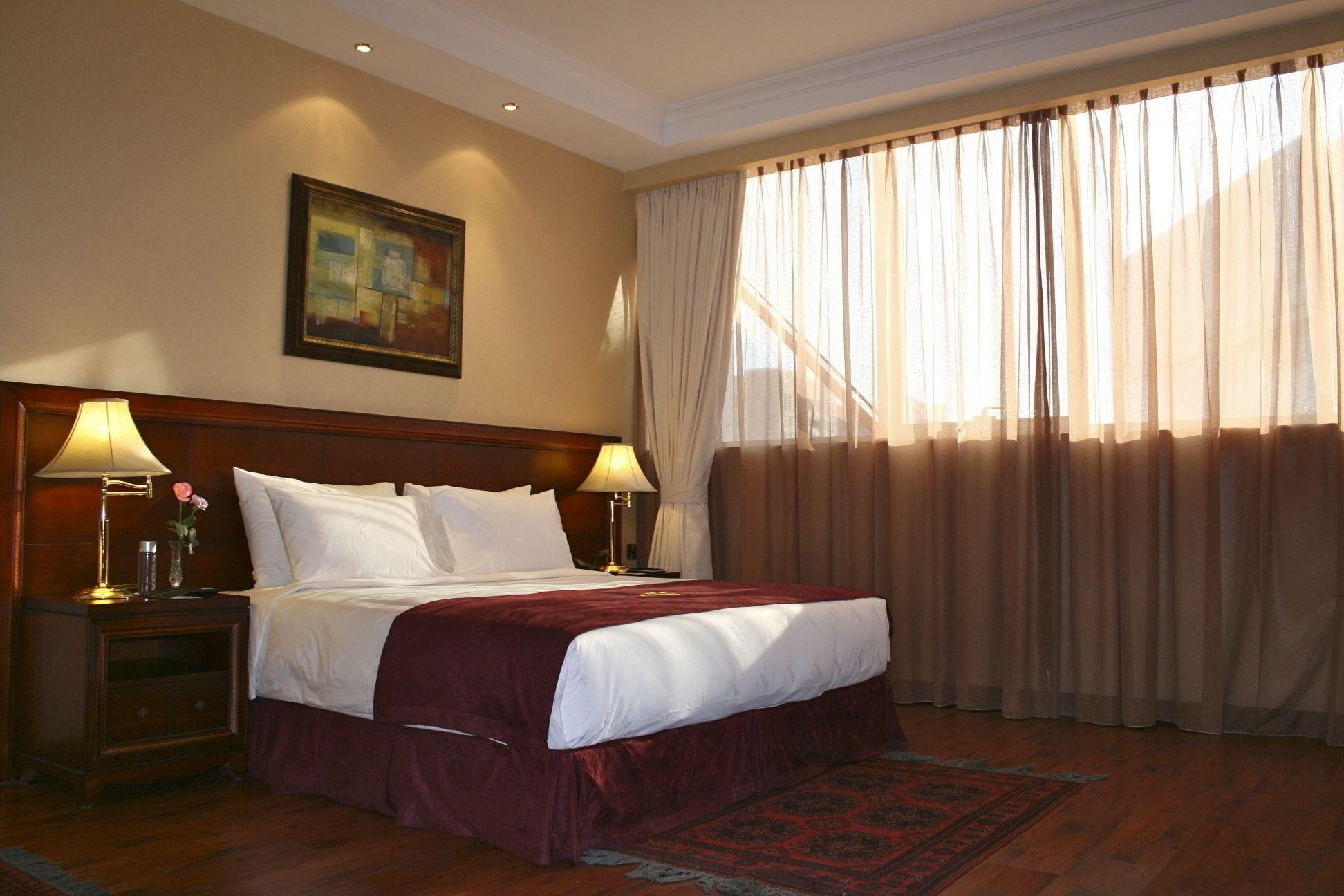 Trianon Royal Hotel *
