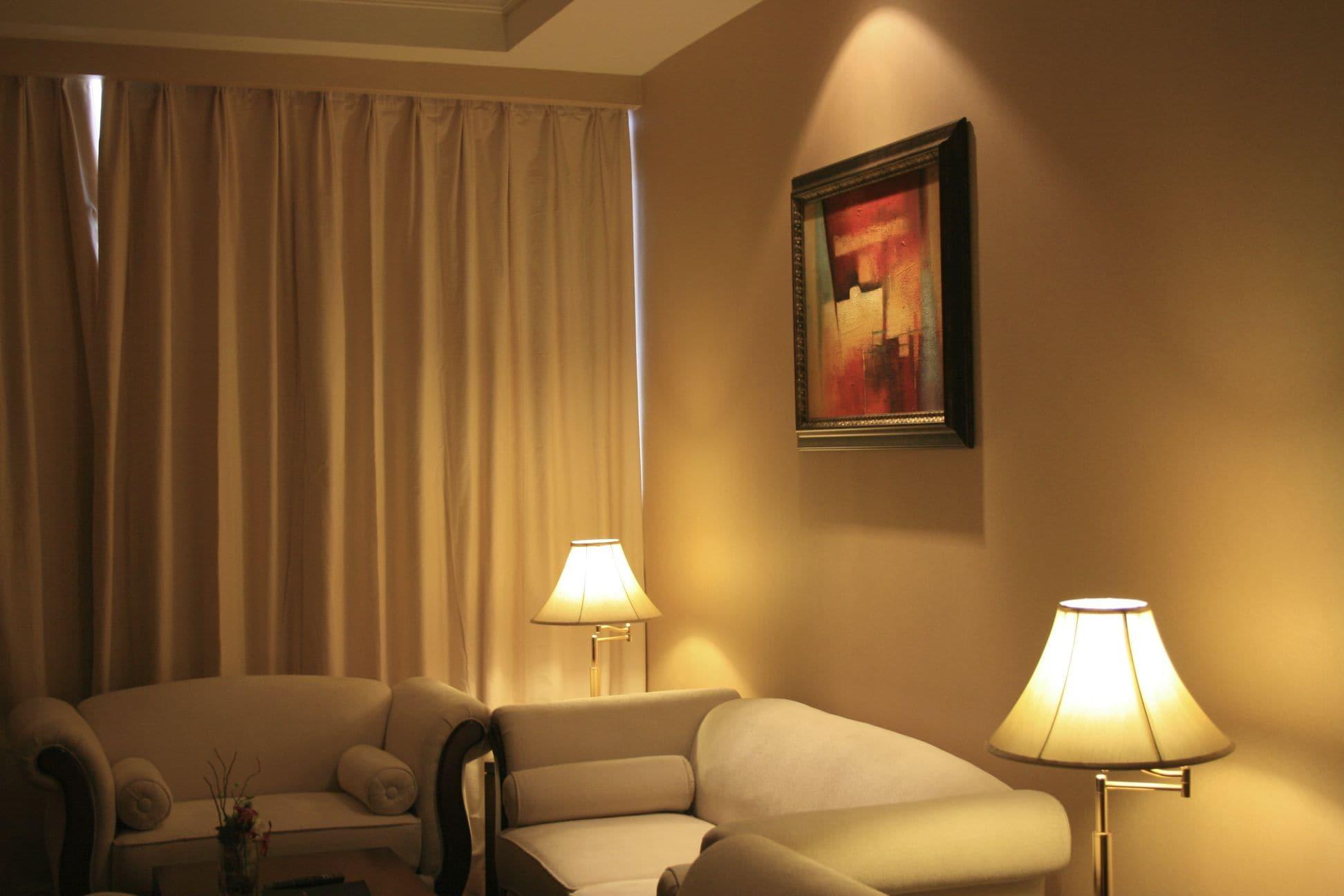 Trianon Royal Hotel *