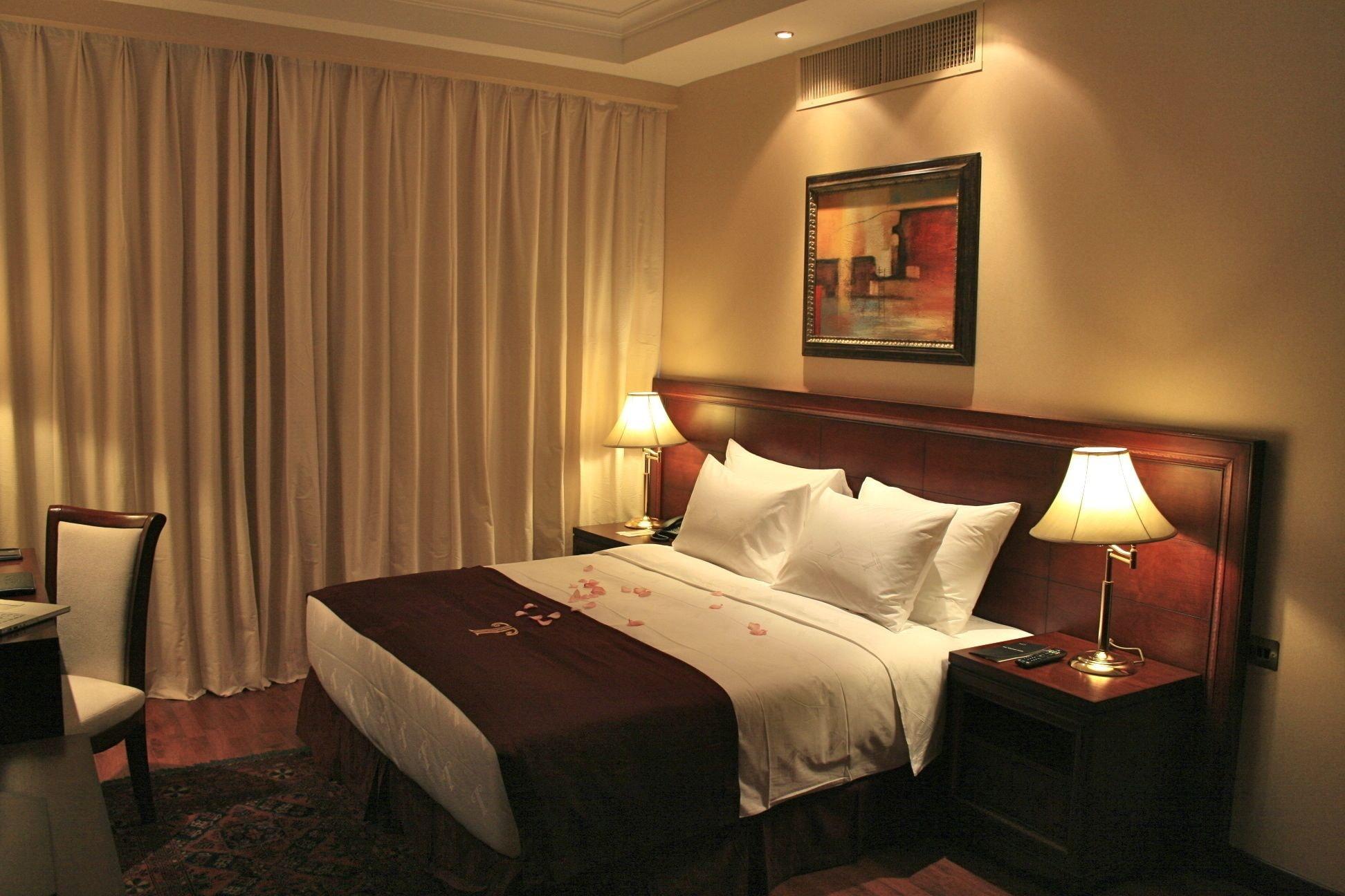 Trianon Royal Hotel *